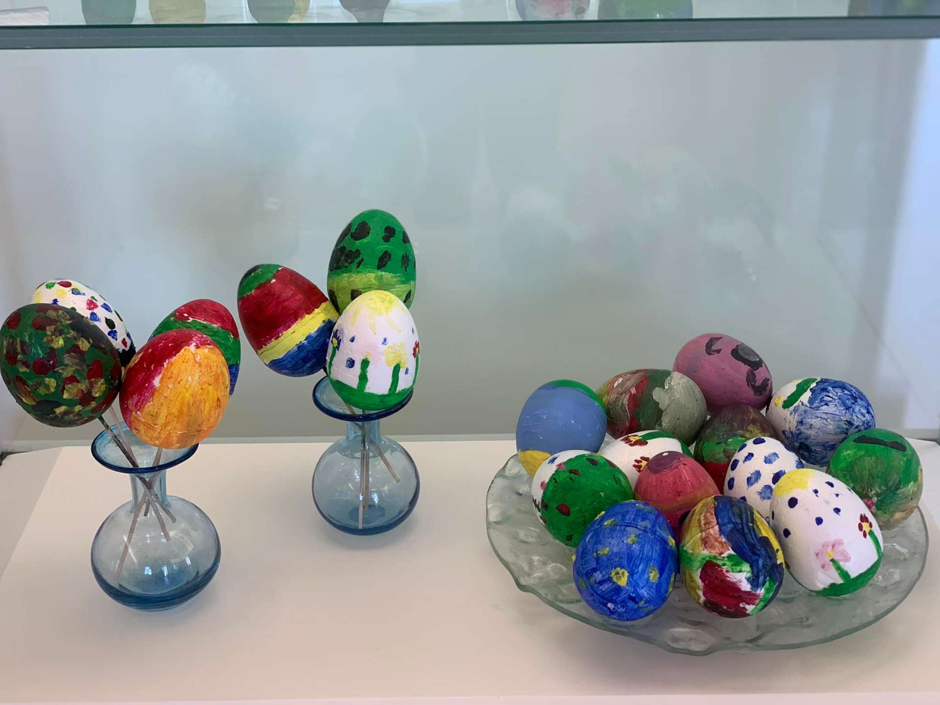 THE MAGIC OF COLORFUL GLASS - SCHOOLERS EXHIBITION - 2. A CLASS ELEMENTARY SCHOOL P. PRERADOVIĆ