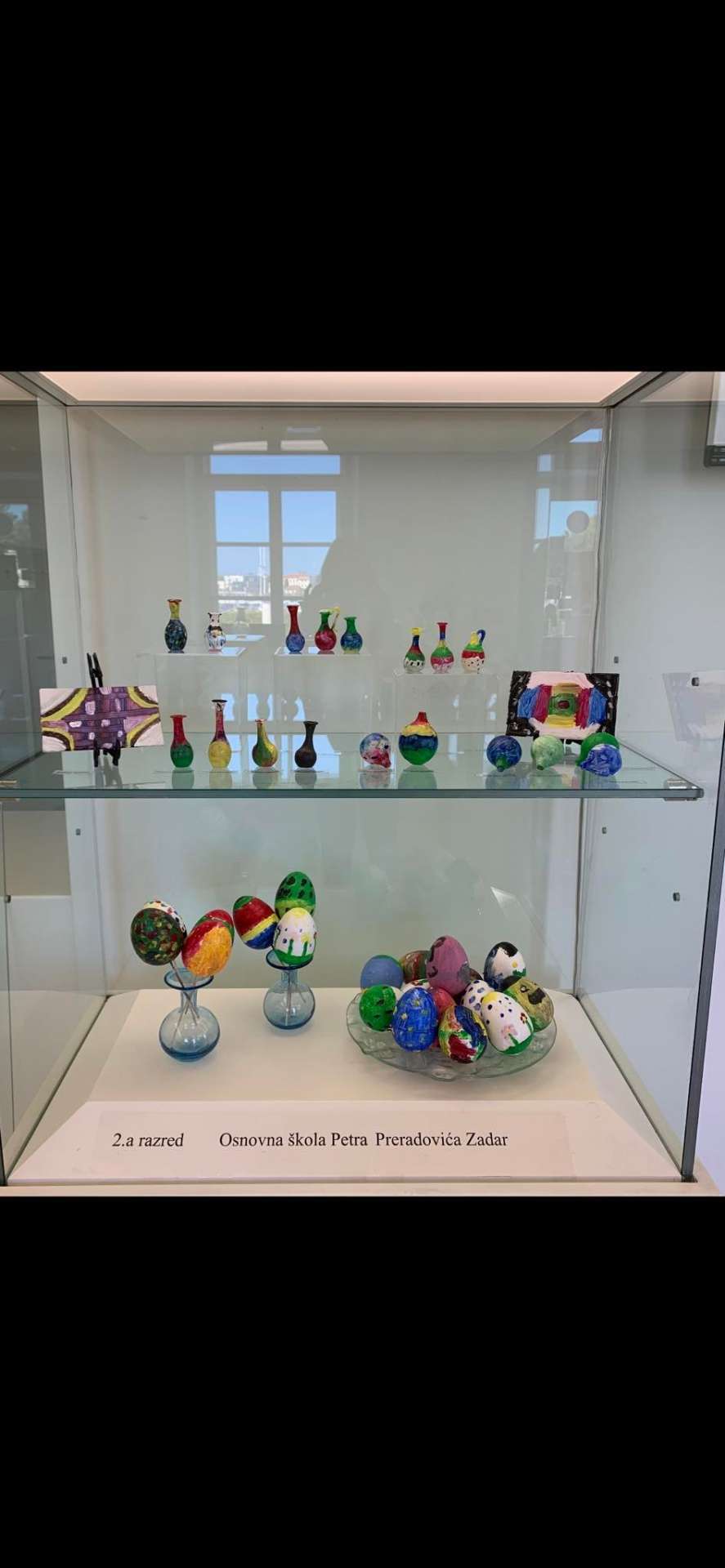 THE MAGIC OF COLORFUL GLASS - SCHOOLERS EXHIBITION - 2. A CLASS ELEMENTARY SCHOOL P. PRERADOVIĆ