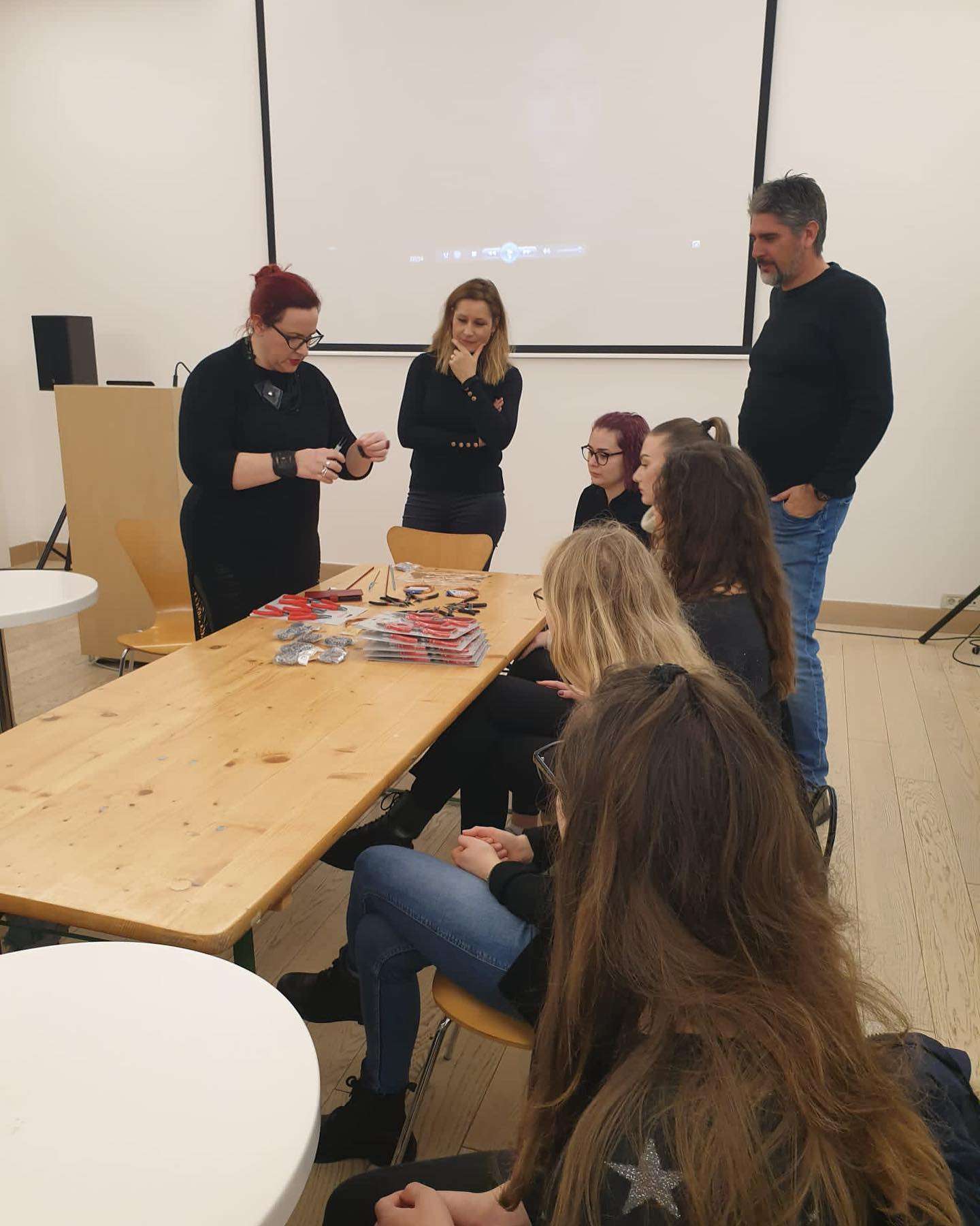 Radionica izrade nakita od staklenih perli i žice