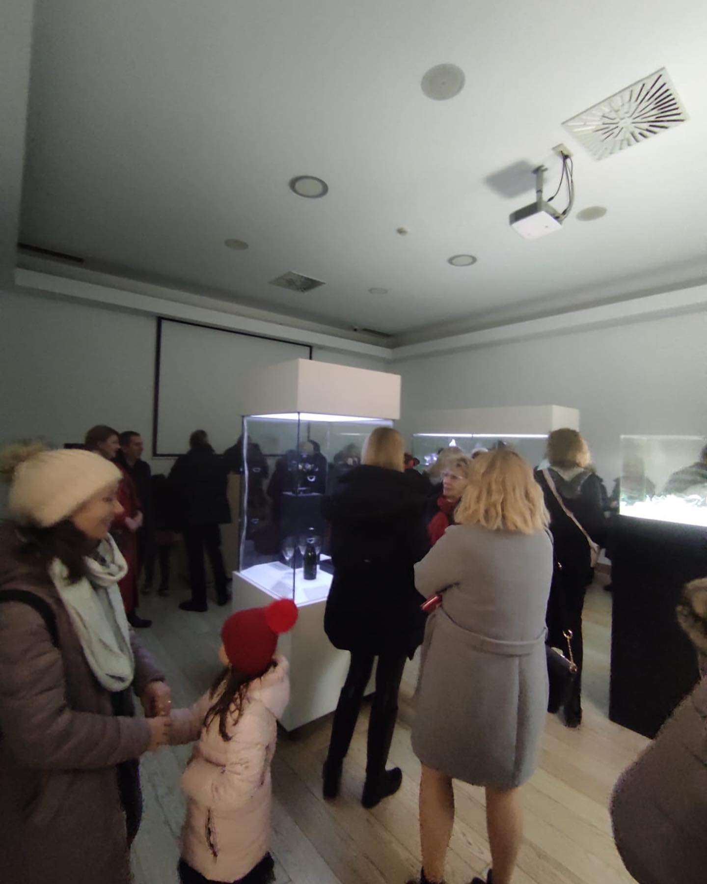 Exhibition "Zadar voli staklo"