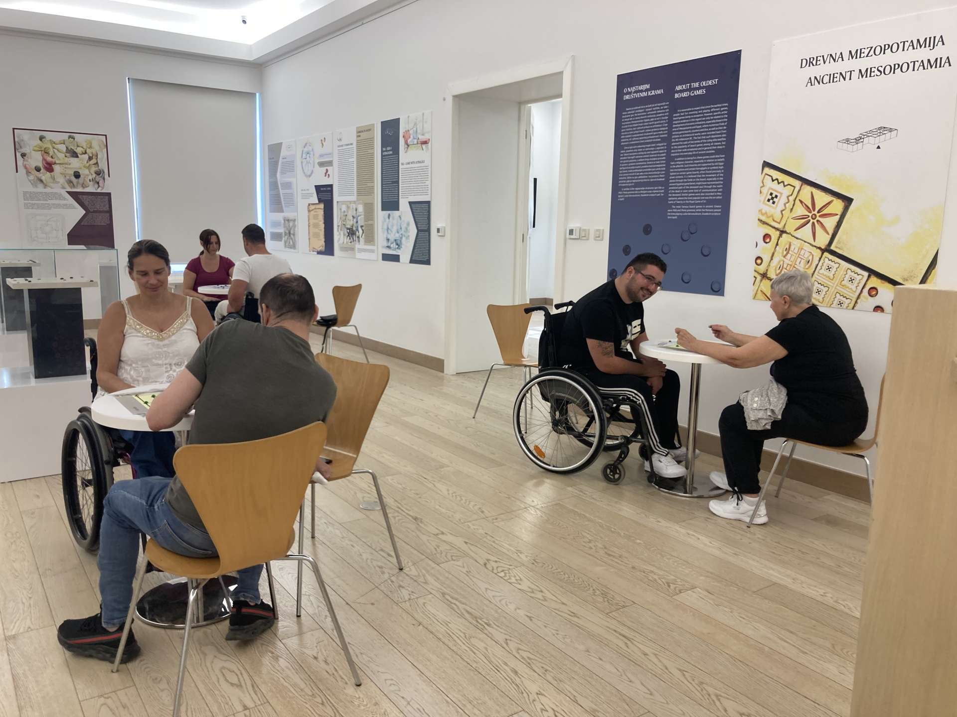 Visit of the members of the Association of the Physically Disabled of Zadar County to the Museum of Ancient Glass in Zadar