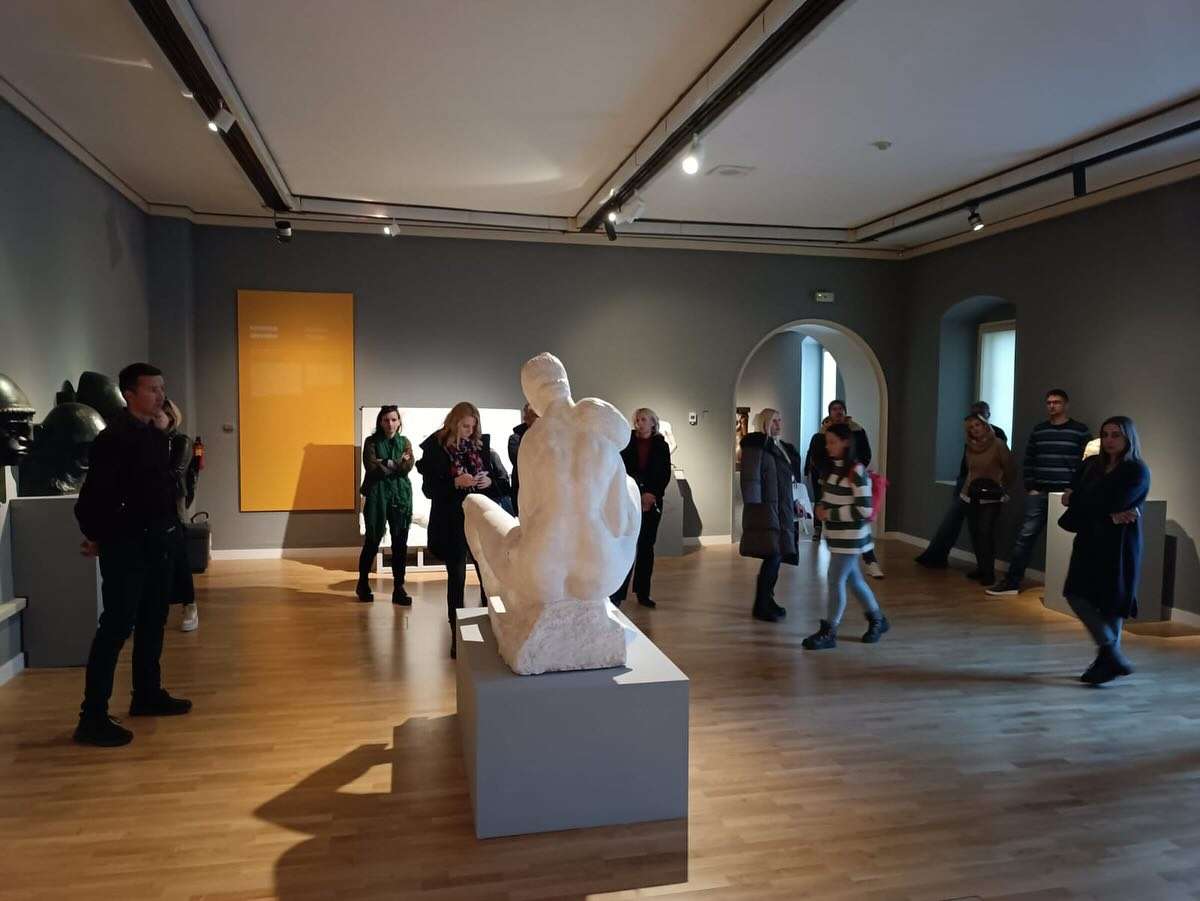 Visit of the employees of the Museum of Ancient Glass in Zadar to the Gallery Klovićevi dvori