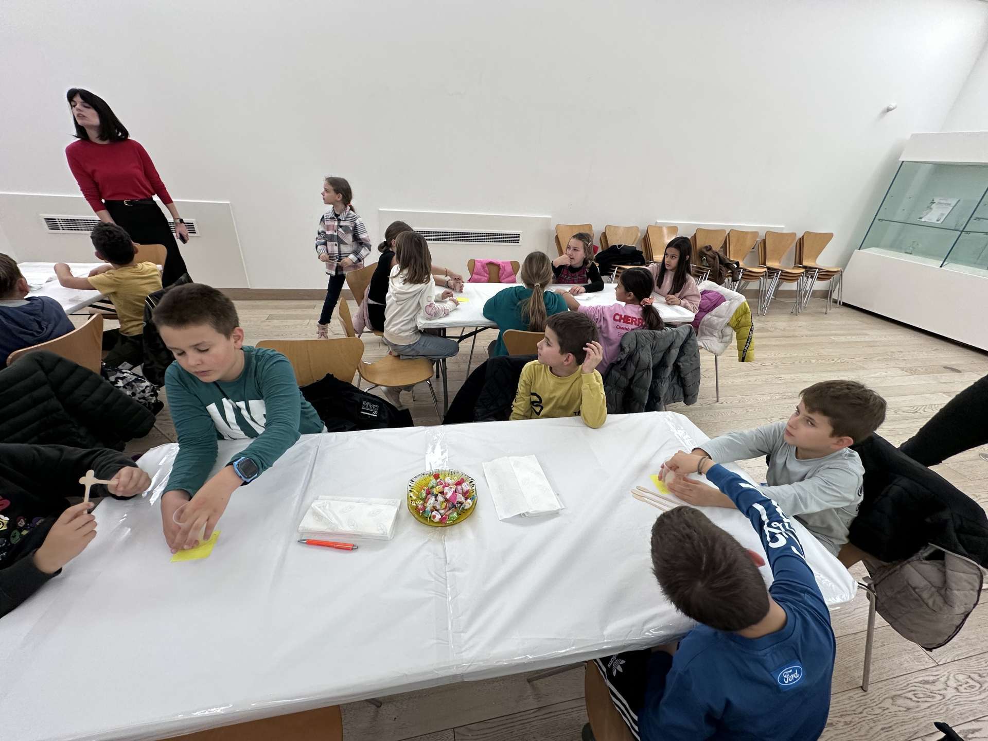 3rd grade students of Petar Preradović Elementary School at a conservation and restoration workshop