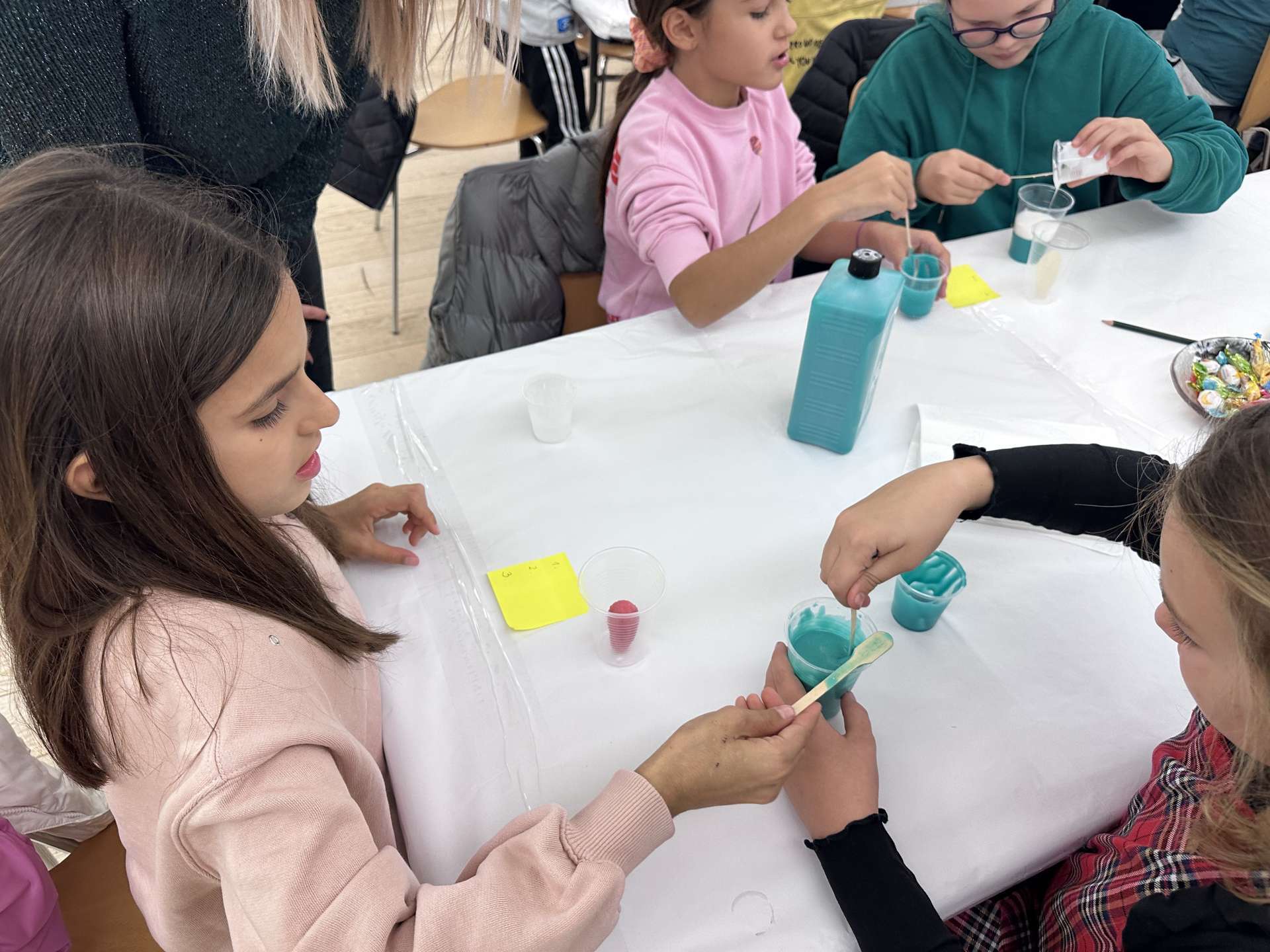 3rd grade students of Petar Preradović Elementary School at a conservation and restoration workshop