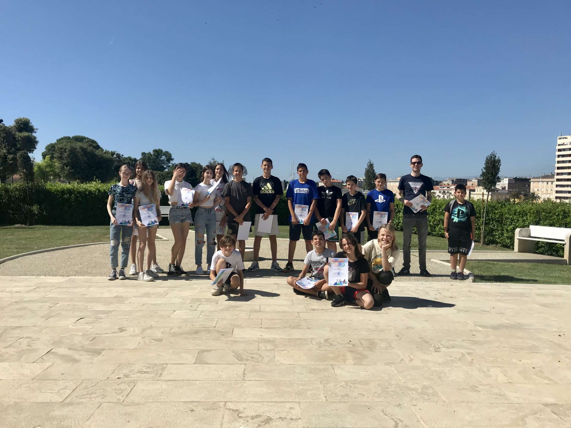 PUZZLE SOLVING IN THE MUSEUM