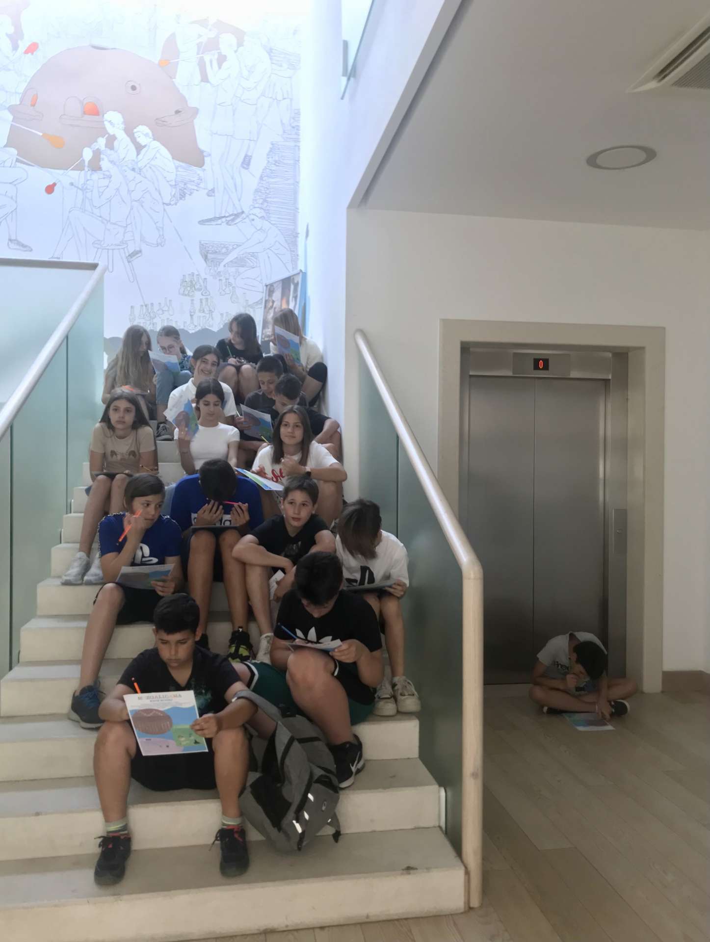 PUZZLE SOLVING IN THE MUSEUM