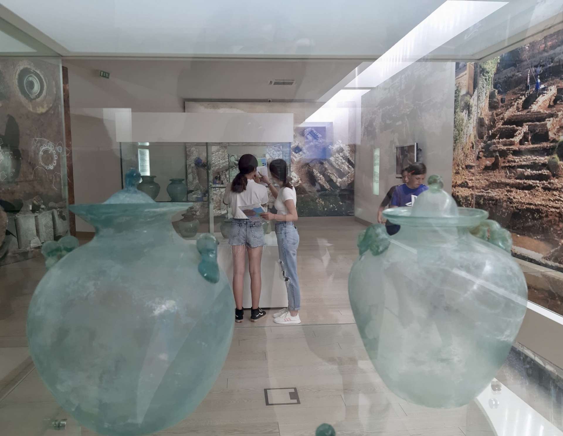 PUZZLE SOLVING IN THE MUSEUM
