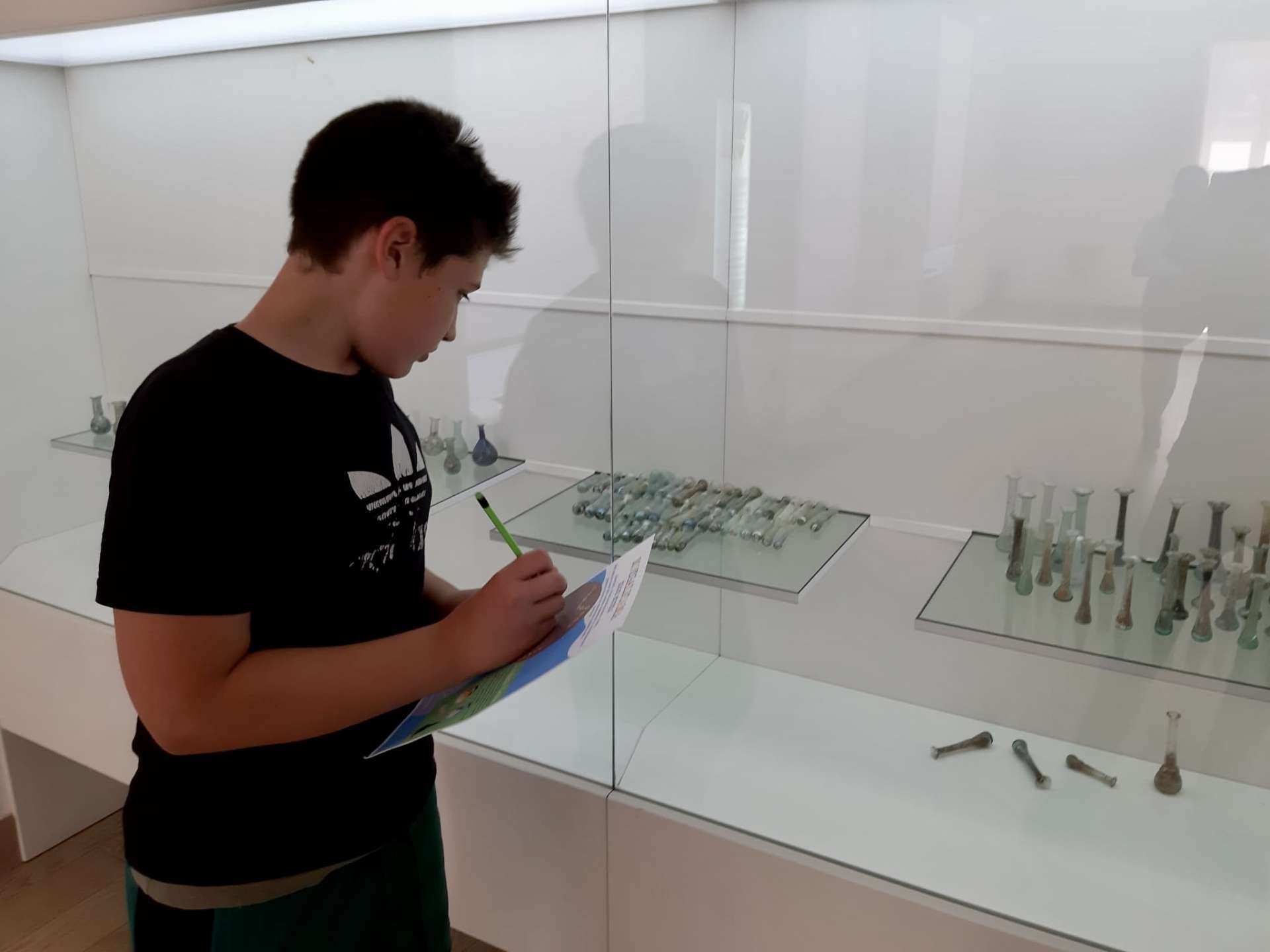 PUZZLE SOLVING IN THE MUSEUM