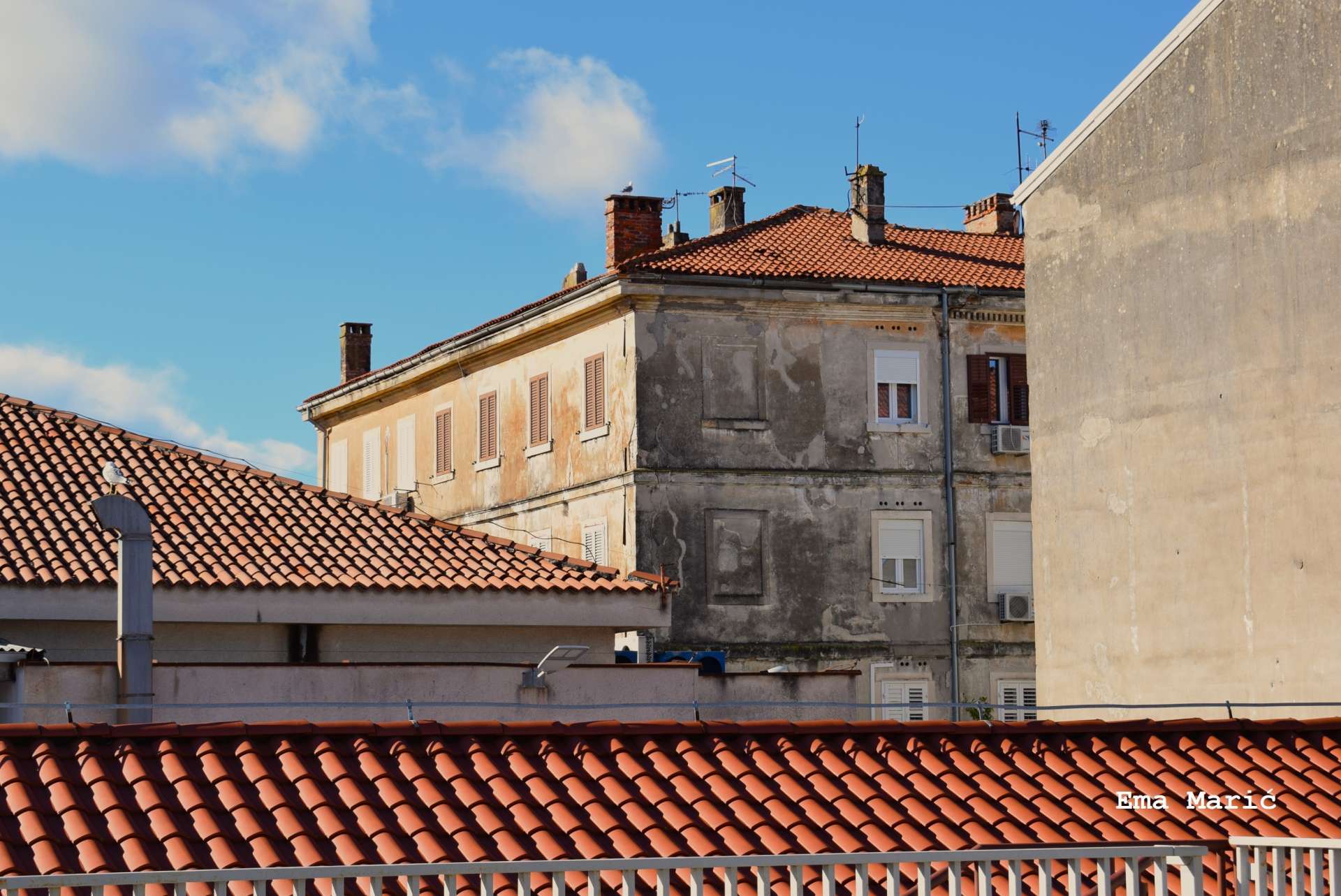 Photo exhibition "Looking into the window - looking into the past"