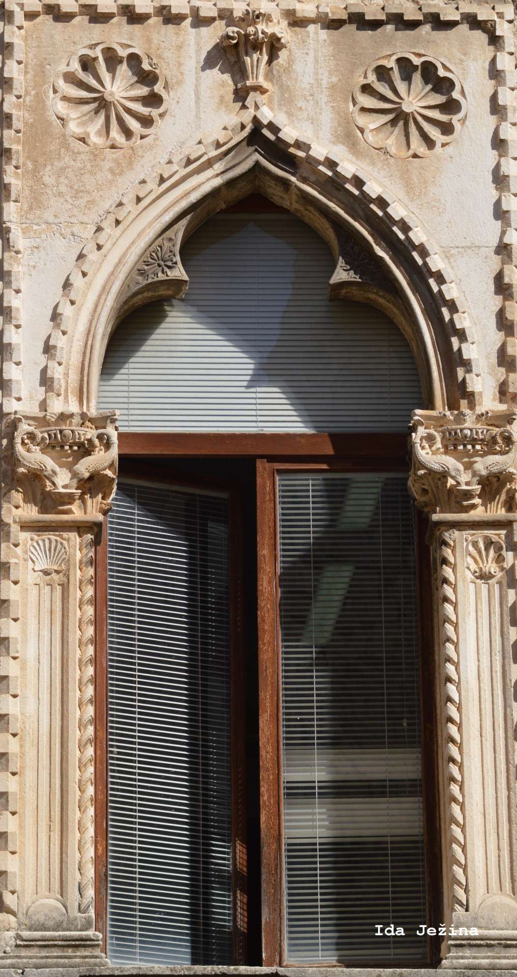 Photo exhibition "Looking into the window - looking into the past"