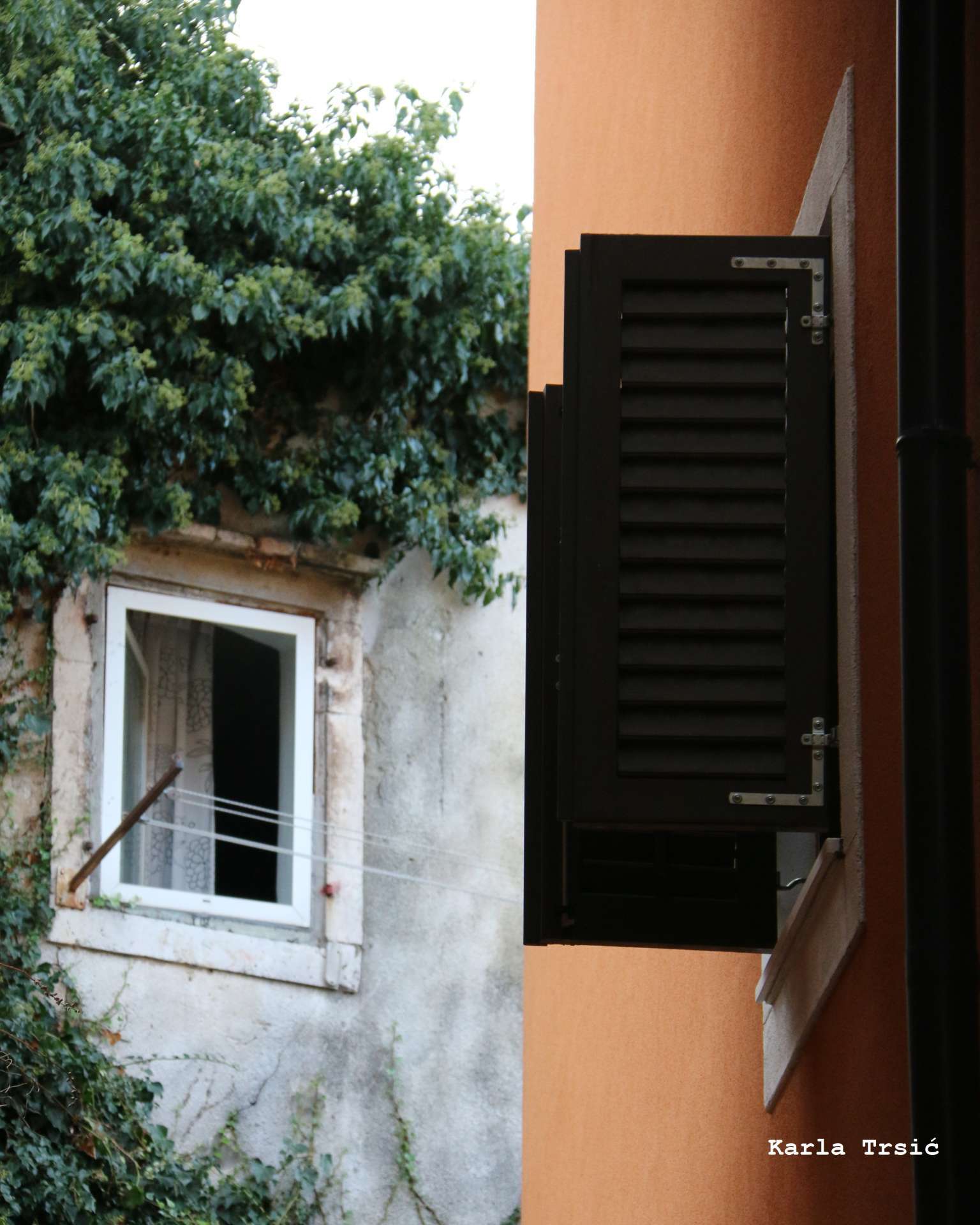 Photo exhibition "Looking into the window - looking into the past"