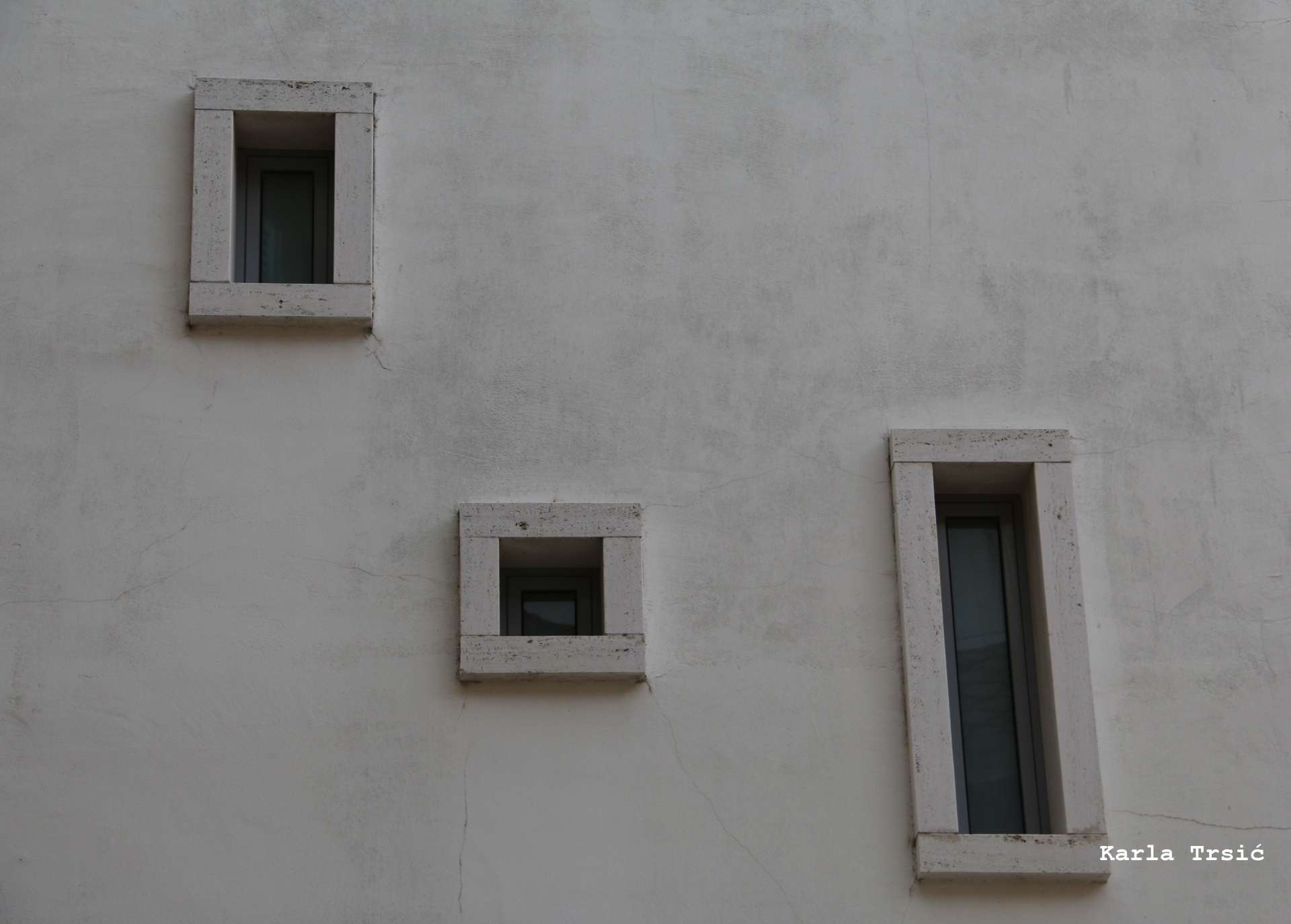 Photo exhibition "Looking into the window - looking into the past"