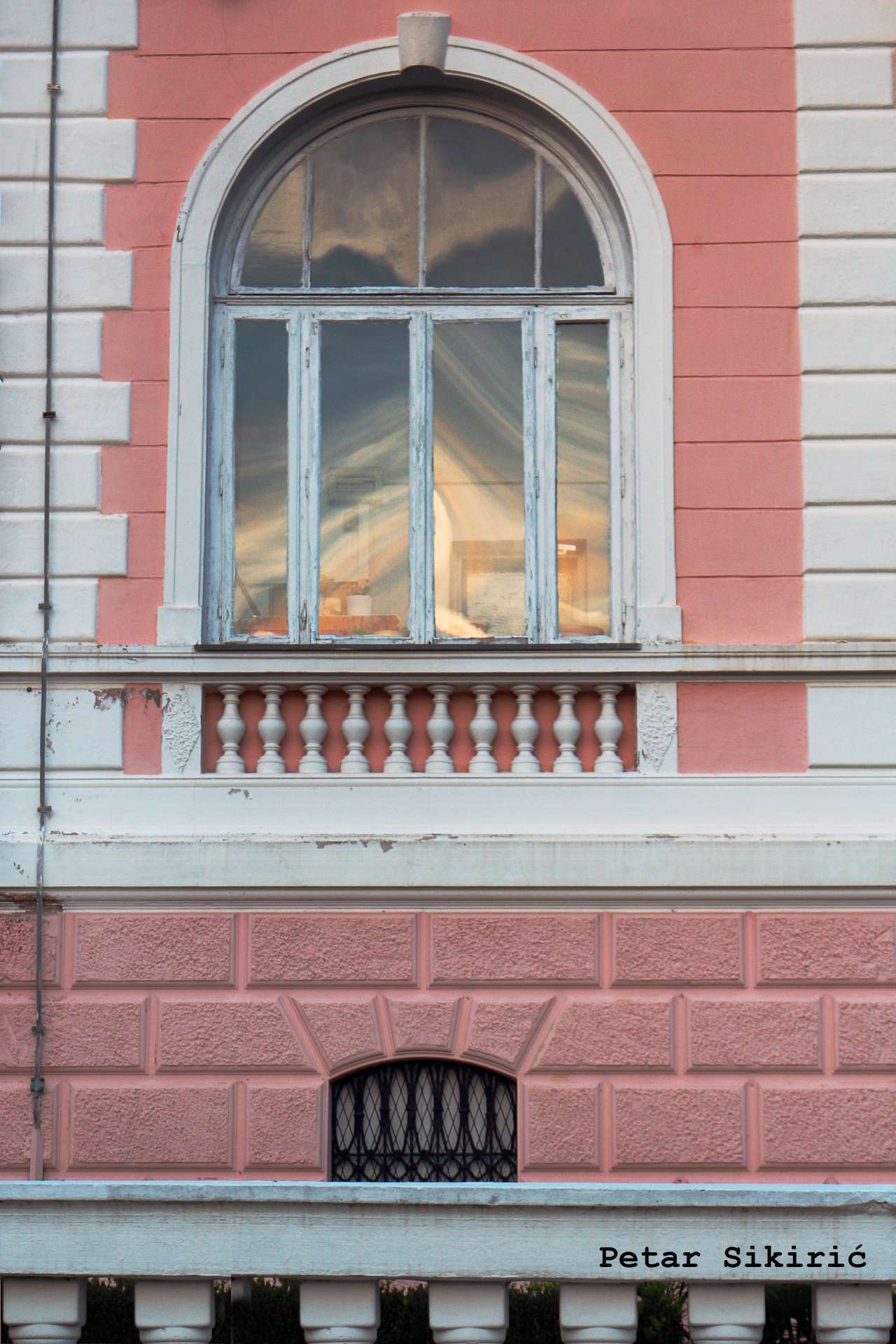 Photo exhibition "Looking into the window - looking into the past"